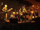 Concert du groupe ´y a du monde´ à bas en basset pour le festival ´vivez la loire sauvage´