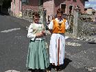 Fête des métiers et traditions médiévales au chateau de rochebaron de bas en basset (haute-loire 43)